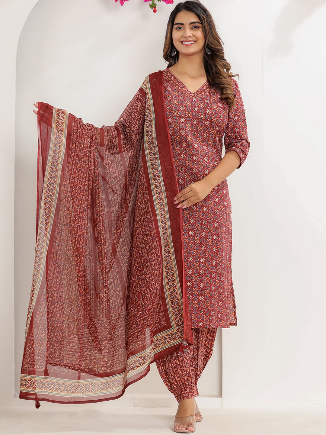 INDYES Women Ethnic Motifs Printed Regular Thread Work Pure Cotton Kurta with Salwar & With Dupatta, Maroon
INDYES Women Ethnic Motifs Printed Regular Thread Work Pure Cotton Kurta with Salwar & With Dupatta, Maroon