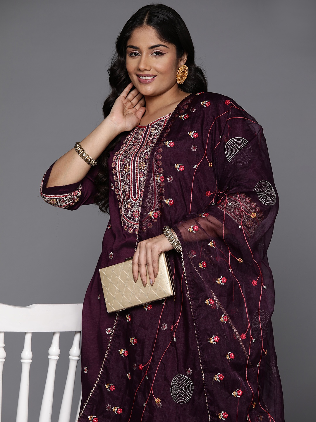 Indo Era Plus Size Floral Embroidered Regular Kurta with Trousers & With Dupatta, Burgundy
Indo Era Plus Size Floral Embroidered Regular Kurta with Trousers & With Dupatta, Burgundy