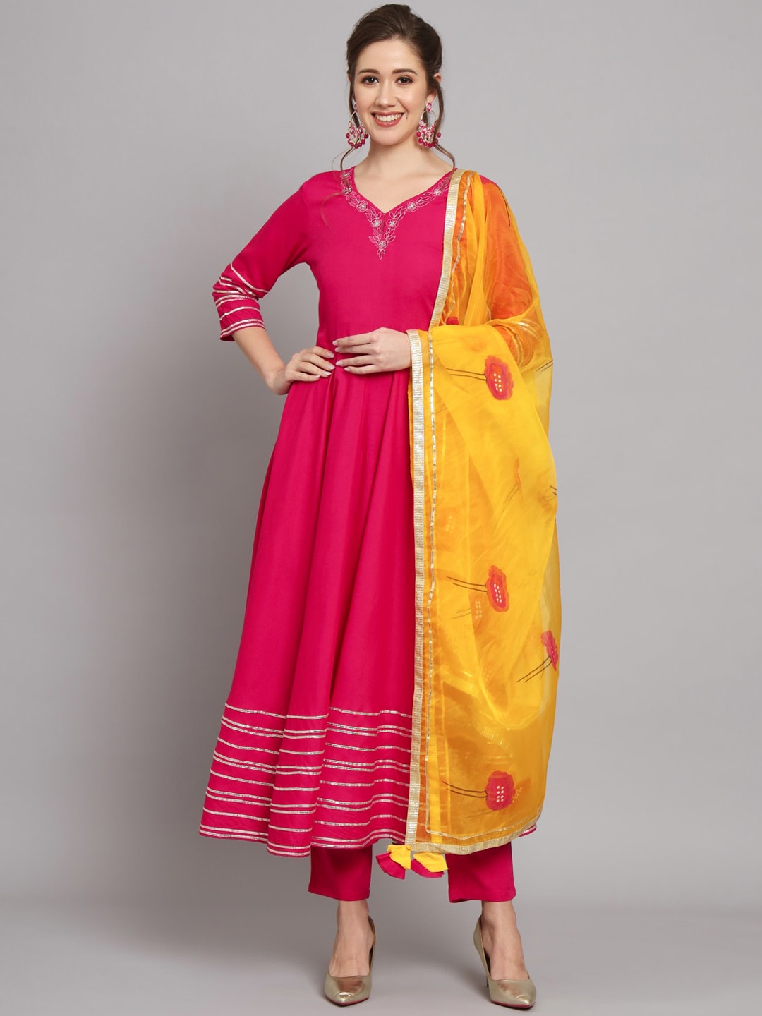 Meeranshi Women Ethnic Motifs Yoke Design Panelled Thread Work Kurta with Trousers & With Dupatta, Pink
Meeranshi Women Ethnic Motifs Yoke Design Panelled Thread Work Kurta with Trousers & With Dupatta, Pink