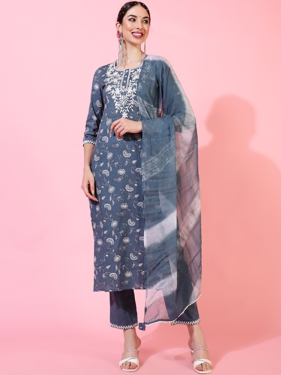GULMOHAR JAIPUR Women Ethnic Motifs Printed Regular Thread Work Pure Cotton Kurta with Trousers & With, Grey
GULMOHAR JAIPUR Women Ethnic Motifs Printed Regular Thread Work Pure Cotton Kurta with Trousers & With, Grey