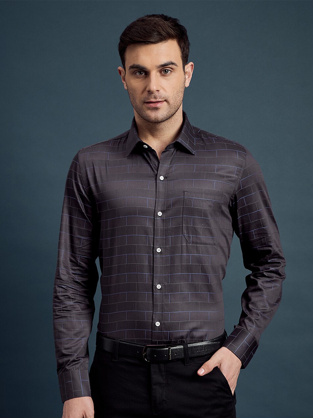 LOUIS STITCH Comfort Fit Horizontal Stripes Spread Collar Long Sleeves Formal Shirt, Grey
LOUIS STITCH Comfort Fit Horizontal Stripes Spread Collar Long Sleeves Formal Shirt, Grey