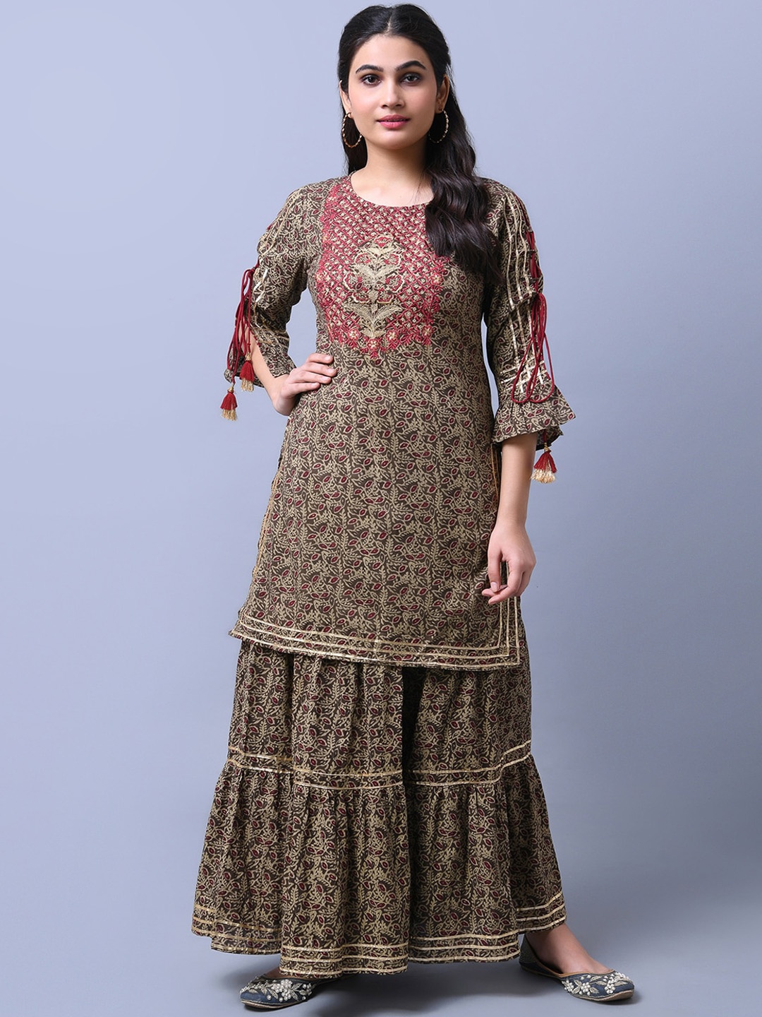 RANGMAYEE Women Ethnic Motifs Printed Regular Gotta Patti Pure Cotton Kurta with Skirt, Olive
RANGMAYEE Women Ethnic Motifs Printed Regular Gotta Patti Pure Cotton Kurta with Skirt, Olive