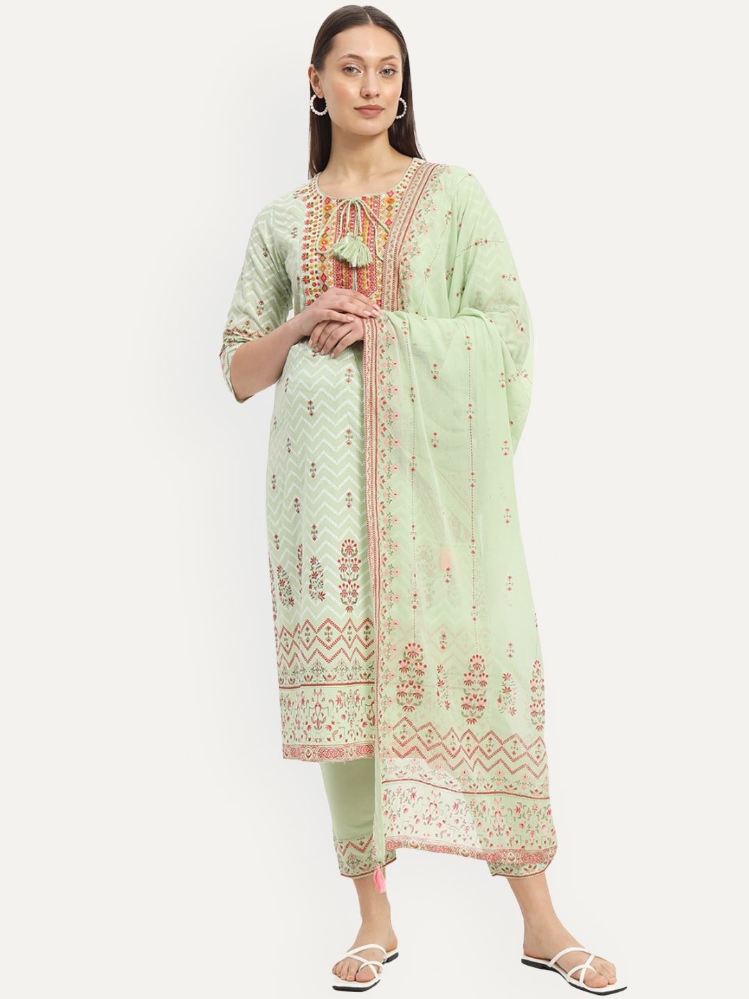 mumzhug Women Floral Embroidered Regular Pure Cotton Kurta with Trousers & With Dupatta, Green
mumzhug Women Floral Embroidered Regular Pure Cotton Kurta with Trousers & With Dupatta, Green