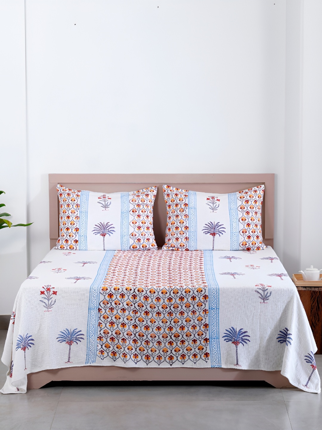 Ravaiyaa White & Red Block Printed Cotton 300 TC King Bedsheet With 2 Pillow Covers
Ravaiyaa White & Red Block Printed Cotton 300 TC King Bedsheet With 2 Pillow Covers