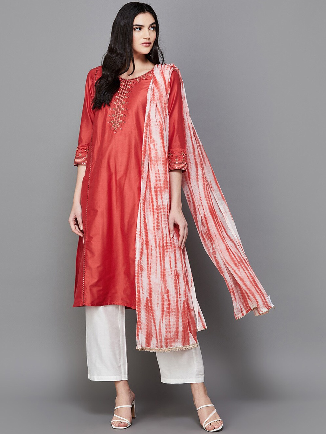 Melange by Lifestyle Embroidered Regular Mirror Work Kurta with Pyjamas & Dupatta, Coral
Melange by Lifestyle Embroidered Regular Mirror Work Kurta with Pyjamas & Dupatta, Coral