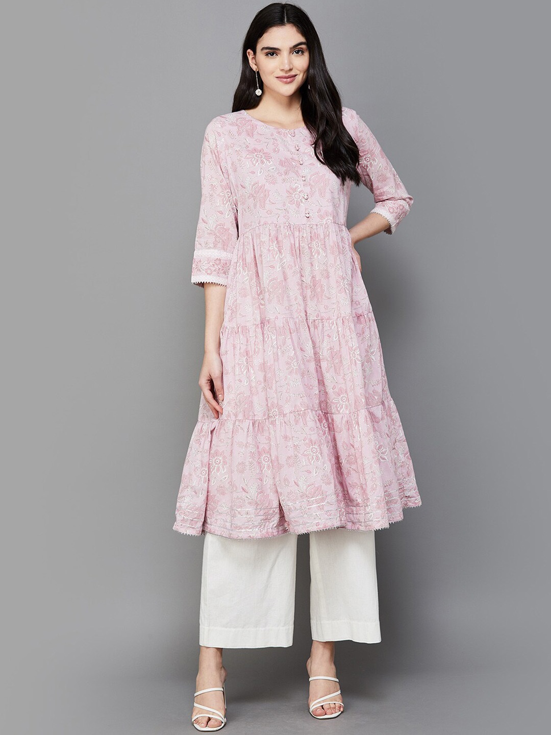 Melange by Lifestyle Women Floral Embroidered Flared Sleeves Chikankari Anarkali Kurta, Pink
Melange by Lifestyle Women Floral Embroidered Flared Sleeves Chikankari Anarkali Kurta, Pink