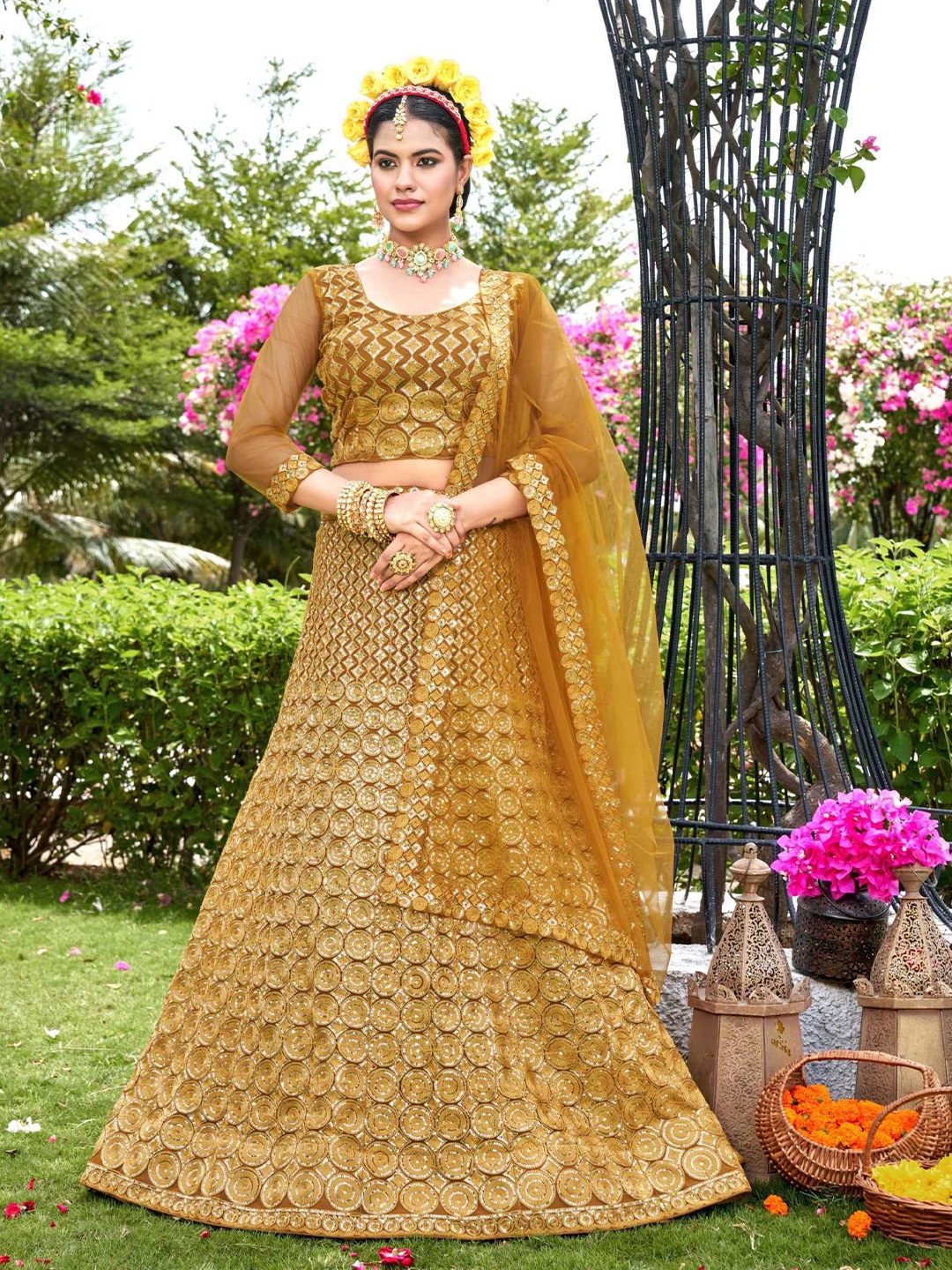 Pandadi Saree Embroidered Sequinned Semi-Stitched Lehenga & Blouse With Dupatta, Gold
Pandadi Saree Embroidered Sequinned Semi-Stitched Lehenga & Blouse With Dupatta, Gold