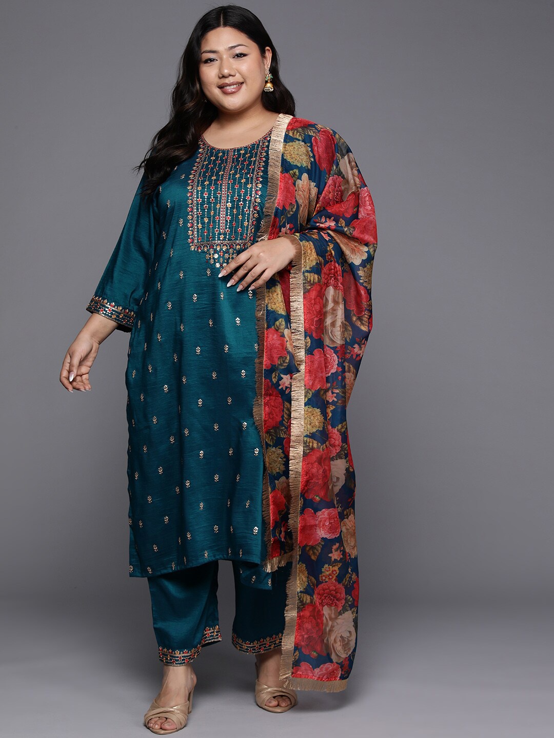Sztori Floral Embroidered Regular Sequinned Kurta with Trousers & With Dupatta, Teal
Sztori Floral Embroidered Regular Sequinned Kurta with Trousers & With Dupatta, Teal
