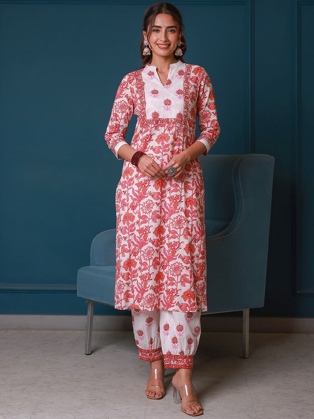 GULAB CHAND TRENDS Floral Printed Mandarin Collar Three-Quarter Sleeves Cotton Kurta Set, Pink
GULAB CHAND TRENDS Floral Printed Mandarin Collar Three-Quarter Sleeves Cotton Kurta Set, Pink