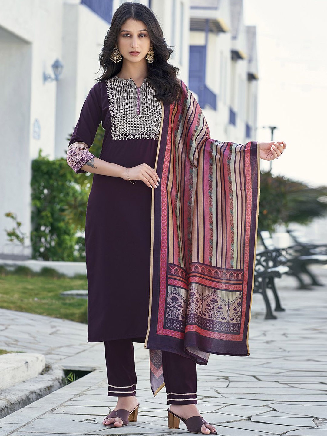 KALINI Women Floral Yoke Design Regular Thread Work Kurta With Trousers & Dupatta, Purple
KALINI Women Floral Yoke Design Regular Thread Work Kurta With Trousers & Dupatta, Purple