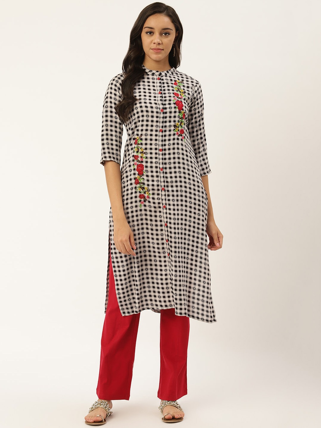 RANGMAYEE Checked Embroidered Mandarin Collar Thread Work Liva Straight Kurta, Off white
RANGMAYEE Checked Embroidered Mandarin Collar Thread Work Liva Straight Kurta, Off white