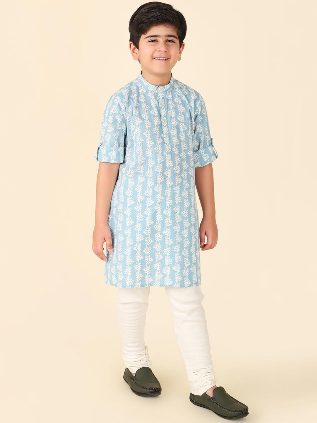 Fabindia Boys Ethnic Motifs Printed Band Collar Roll-Up Sleeves Pure Cotton Straight Kurta, Blue
Fabindia Boys Ethnic Motifs Printed Band Collar Roll-Up Sleeves Pure Cotton Straight Kurta, Blue