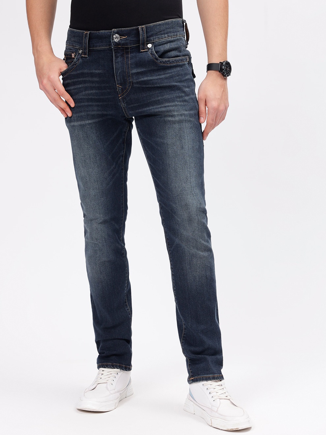 True Religion Men SN Rocco Slim Fit Light Fade Whiskers & Chevrons Stretchable Jeans, Blue
True Religion Men SN Rocco Slim Fit Light Fade Whiskers & Chevrons Stretchable Jeans, Blue