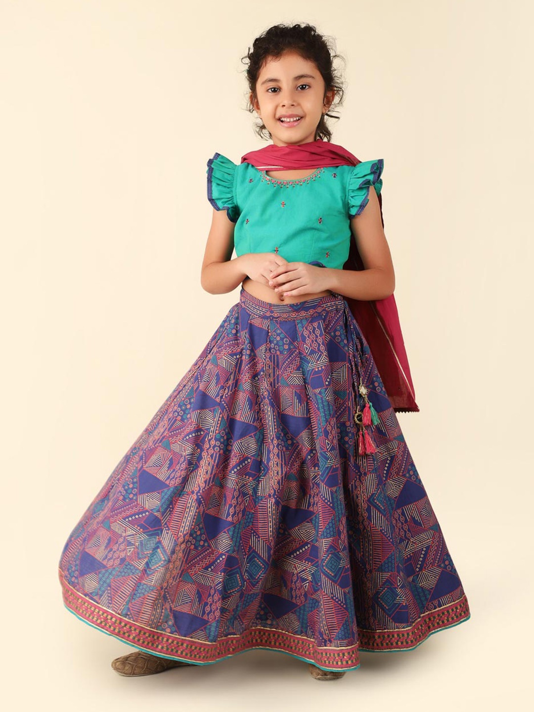 Fabindia Girls Embroidered Flutter Sleeves Ready to Wear Lehenga & Blouse With Dupatta, Green
Fabindia Girls Embroidered Flutter Sleeves Ready to Wear Lehenga & Blouse With Dupatta, Green