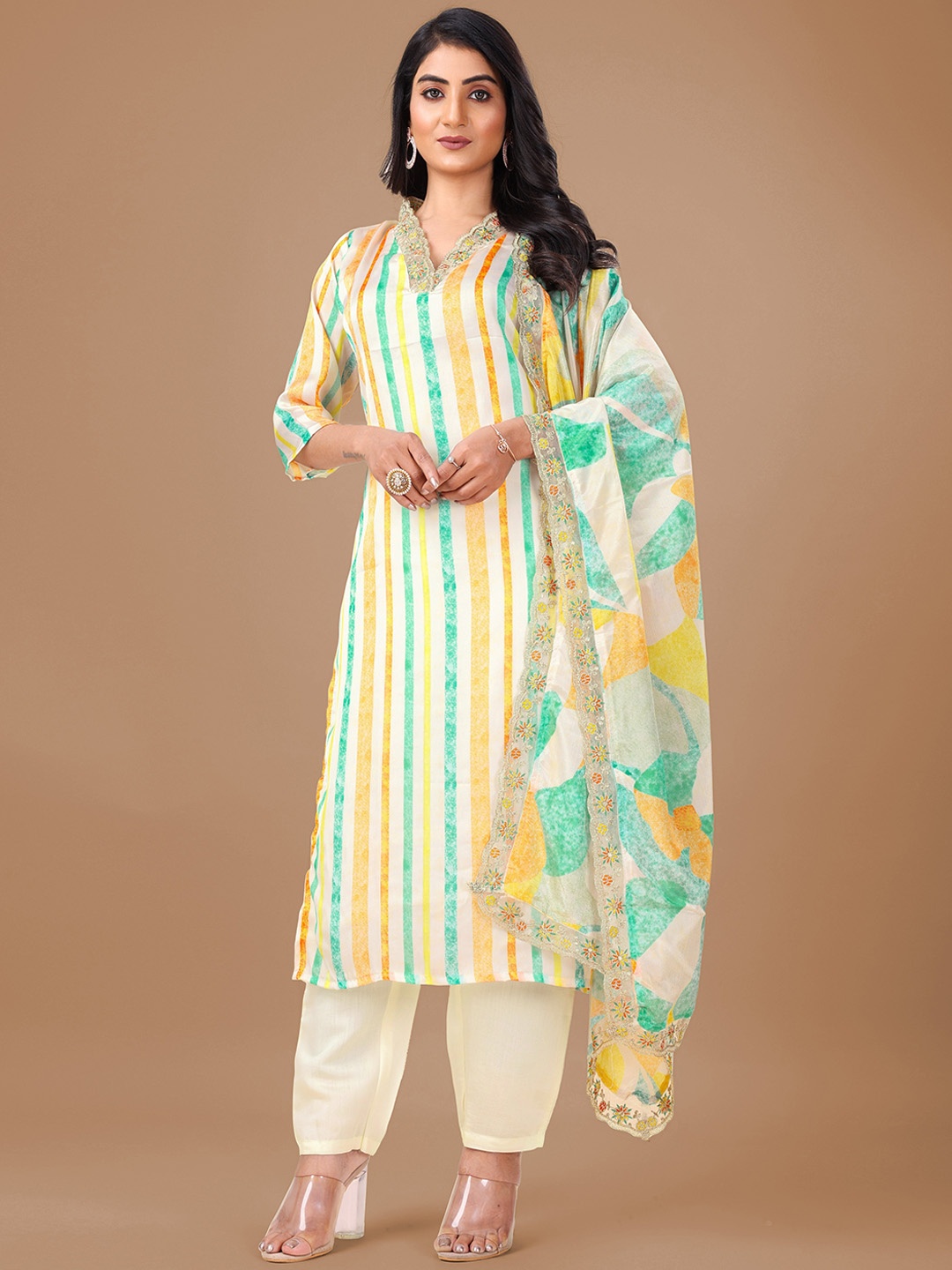 Momina Fashion Striped Regular Thread Work V-Neck Kurta with Trouser & Dupatta, Cream
Momina Fashion Striped Regular Thread Work V-Neck Kurta with Trouser & Dupatta, Cream