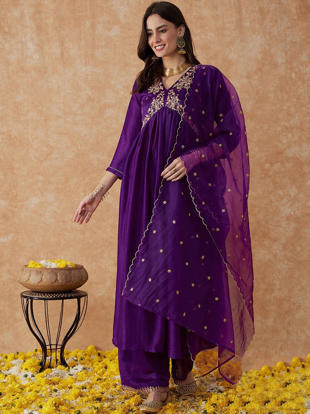Momina Fashion Floral Yoke Design Thread Work Anarkali Kurta With Trousers & Dupatta, Purple
Momina Fashion Floral Yoke Design Thread Work Anarkali Kurta With Trousers & Dupatta, Purple