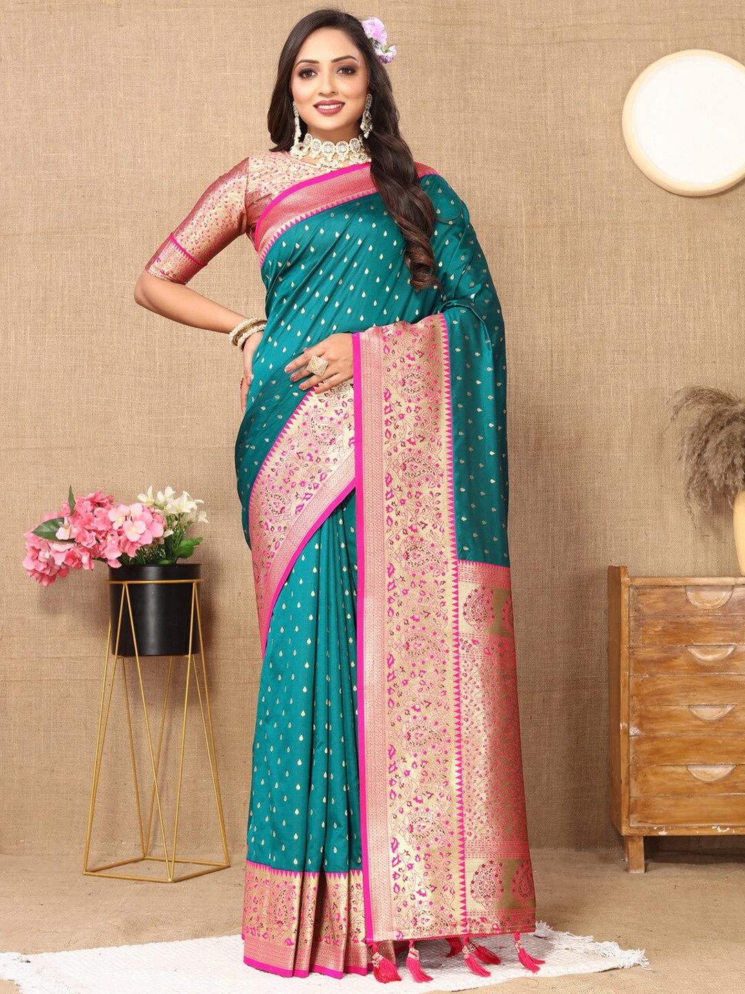 Divyadham Textiles Ethnic Motifs Woven Design Zari Pure Silk Banarasi Saree, Turquoise blue
Divyadham Textiles Ethnic Motifs Woven Design Zari Pure Silk Banarasi Saree, Turquoise blue