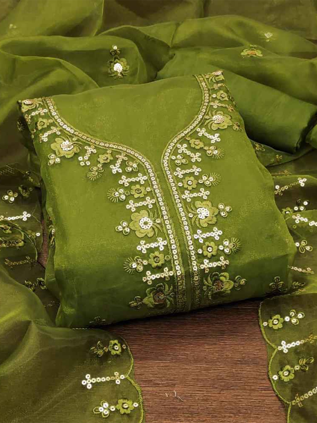 faxofab Ethnic Motifs Embroidered Sequinned Unstitched Dress Material, Green
faxofab Ethnic Motifs Embroidered Sequinned Unstitched Dress Material, Green