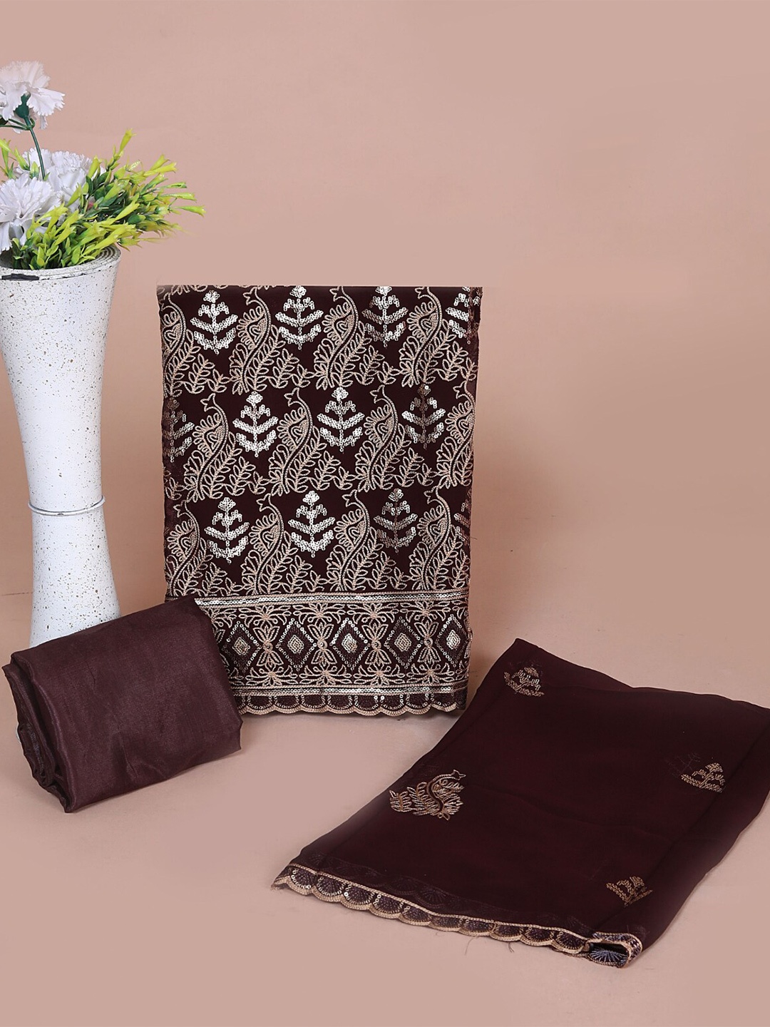 HIGHLIGHT FASHION EXPORT Ethnic Motifs Embroidered Pure Cotton Unstitched Dress Material, Purple
HIGHLIGHT FASHION EXPORT Ethnic Motifs Embroidered Pure Cotton Unstitched Dress Material, Purple