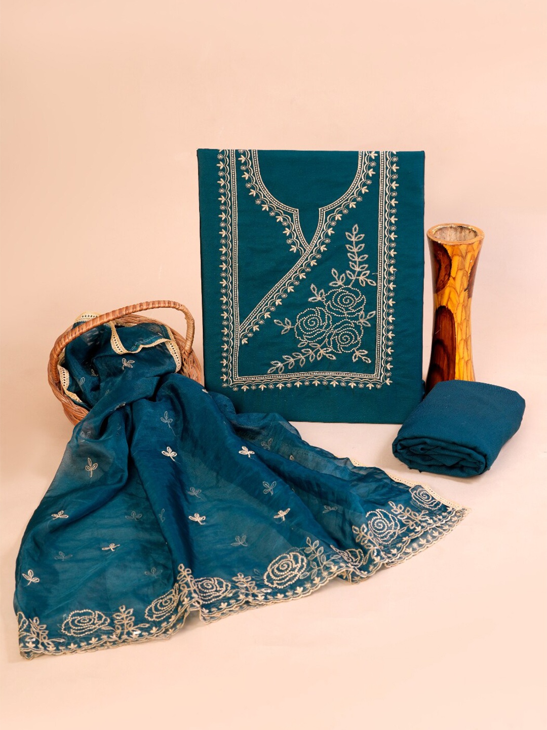 HIGHLIGHT FASHION EXPORT Ethnic Motifs Embellished Pure Silk Unstitched Dress Material, Turquoise blue
HIGHLIGHT FASHION EXPORT Ethnic Motifs Embellished Pure Silk Unstitched Dress Material, Turquoise blue