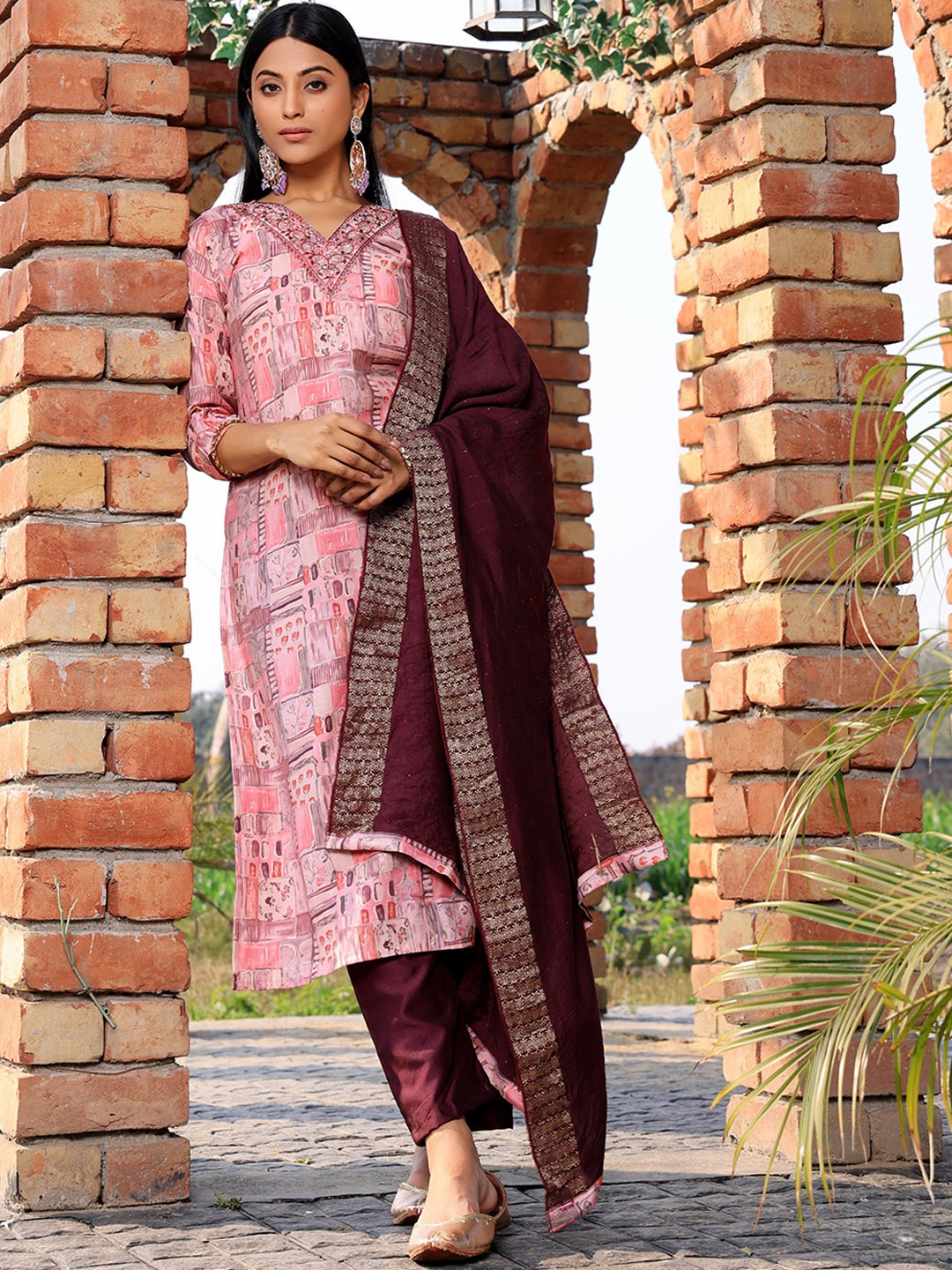 Armaan Ethnic Motif Printed Thread Work Straight Kurta & Trousers With Dupatta, Pink
Armaan Ethnic Motif Printed Thread Work Straight Kurta & Trousers With Dupatta, Pink