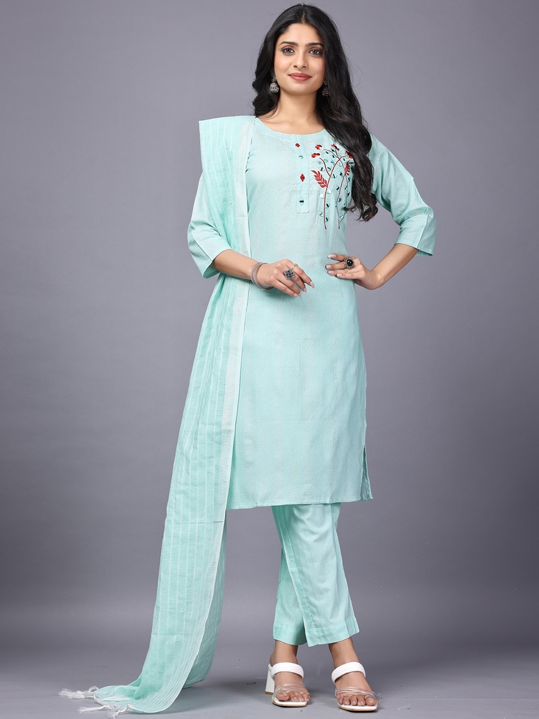 Anouk Ethnic Motifs Embroidered Regular Mirror Work Kurta with Trousers & With Dupatta, Blue
Anouk Ethnic Motifs Embroidered Regular Mirror Work Kurta with Trousers & With Dupatta, Blue