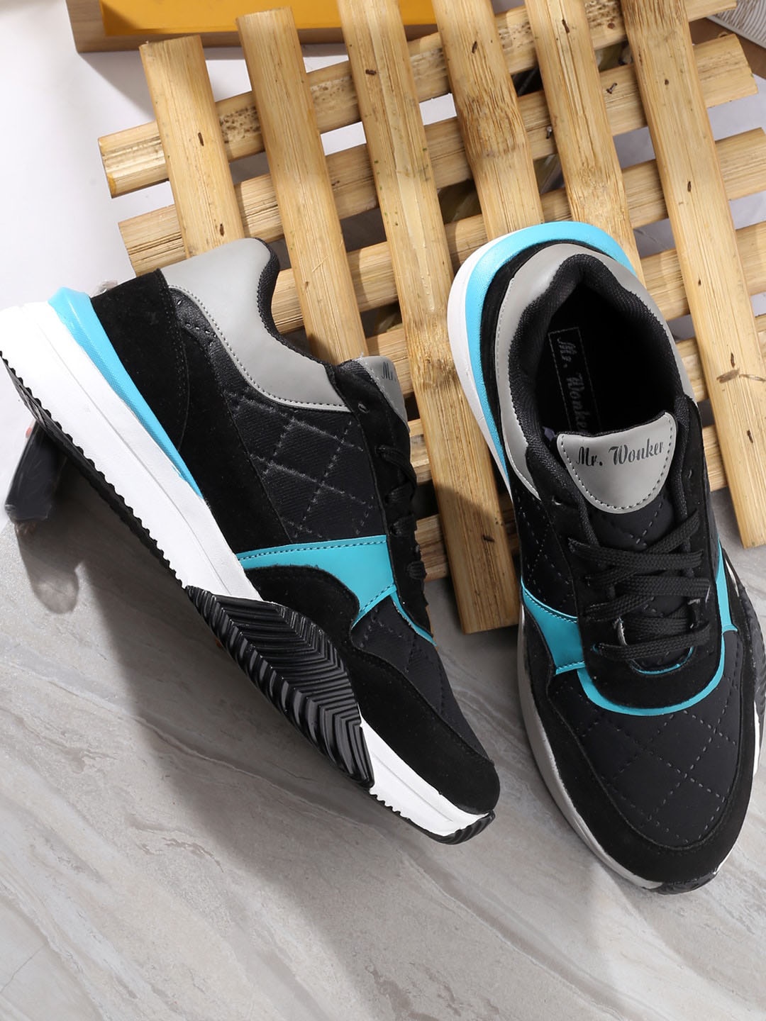 mr.wonker Men Colourblocked Comfort Insole Contrast Sole Waterproof Lining Sneakers, Black
mr.wonker Men Colourblocked Comfort Insole Contrast Sole Waterproof Lining Sneakers, Black