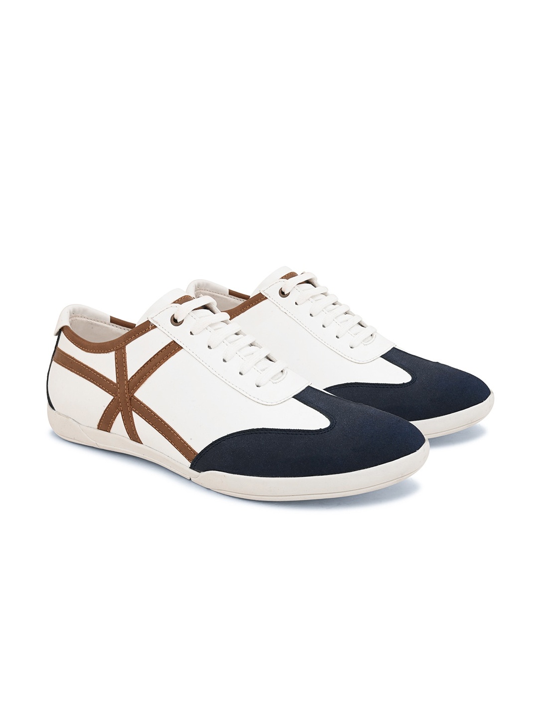 The Roadster Lifestyle Co. Men White Colourblocked Comfort Insole Contrast Sole Sneakers, Navy blue
The Roadster Lifestyle Co. Men White Colourblocked Comfort Insole Contrast Sole Sneakers, Navy blue