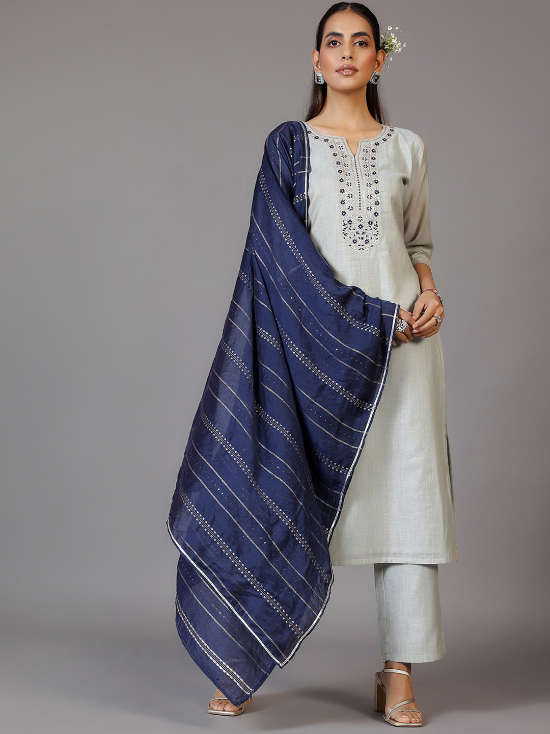 Libas Yoke Design Sweetheart Neck Three-Quarter Sleeves Chanderi Silk Kurta Set, Grey
Libas Yoke Design Sweetheart Neck Three-Quarter Sleeves Chanderi Silk Kurta Set, Grey