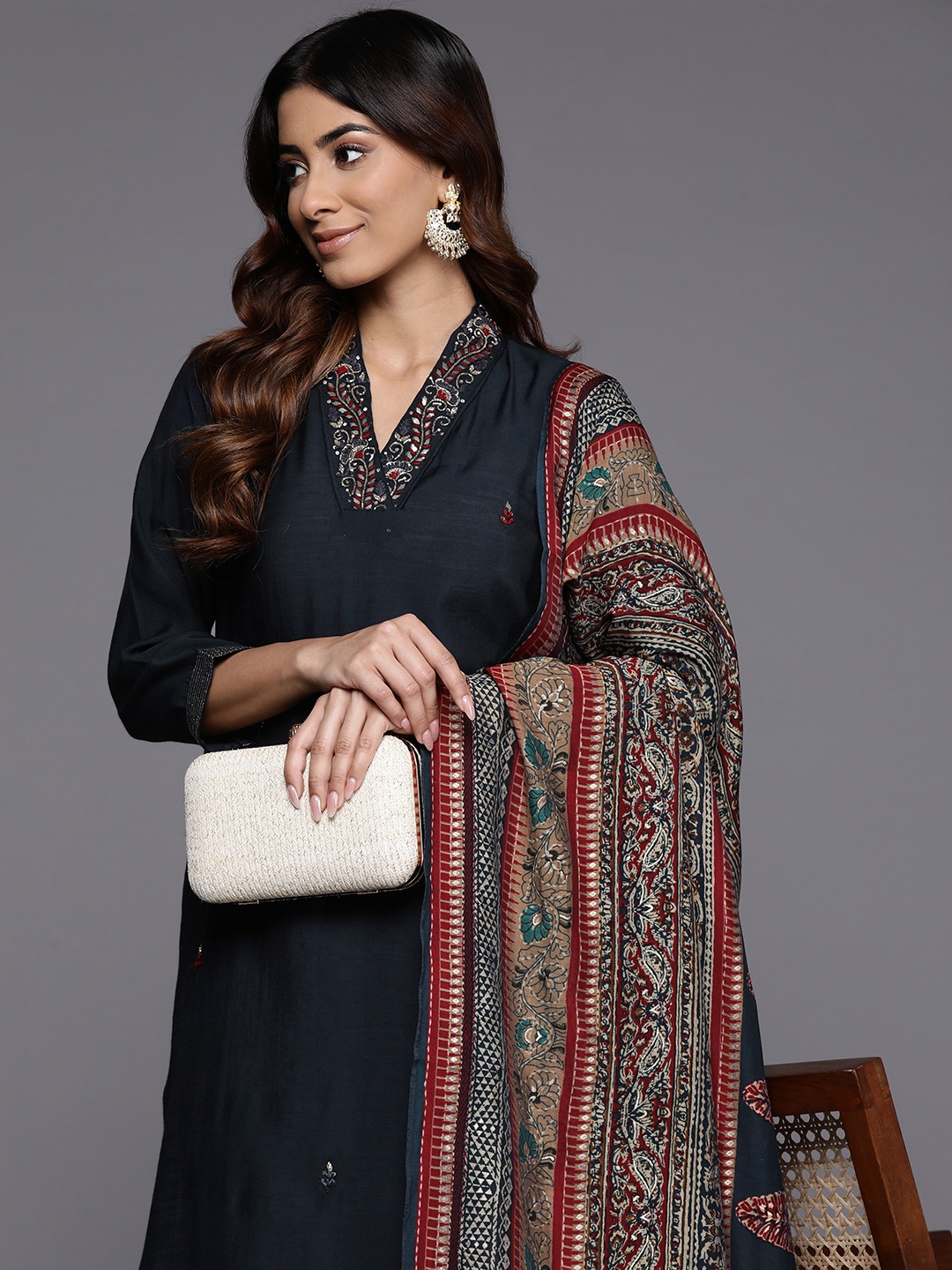 Varanga Women Floral Embroidered Regular Beaded Kurta with Trousers & With Dupatta, Navy blue
Varanga Women Floral Embroidered Regular Beaded Kurta with Trousers & With Dupatta, Navy blue
