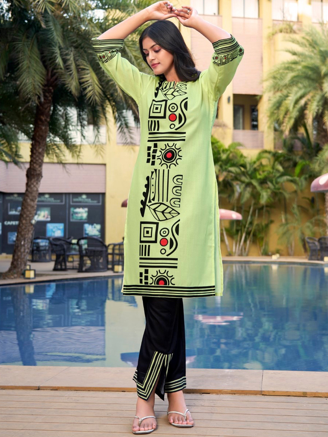 HOUSE OF MIRA Ethnic Motifs Printed Round Neck Three-Quarter Sleeves Kurta & Pyjamas, Green
HOUSE OF MIRA Ethnic Motifs Printed Round Neck Three-Quarter Sleeves Kurta & Pyjamas, Green