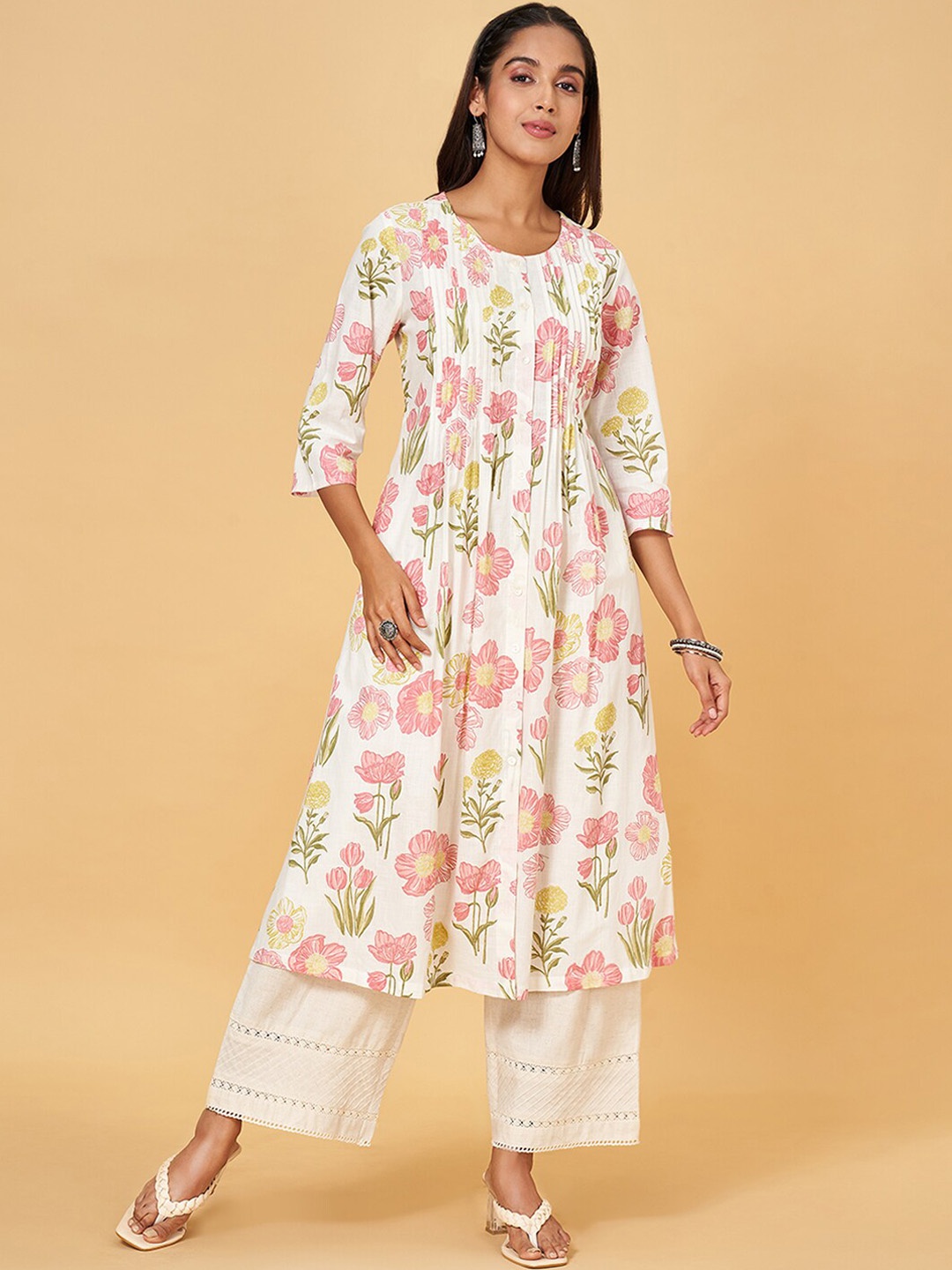 RANGMANCH BY PANTALOONS Floral Printed Round Neck Cotton Gotta Patti Anarkali Kurta, White
RANGMANCH BY PANTALOONS Floral Printed Round Neck Cotton Gotta Patti Anarkali Kurta, White
