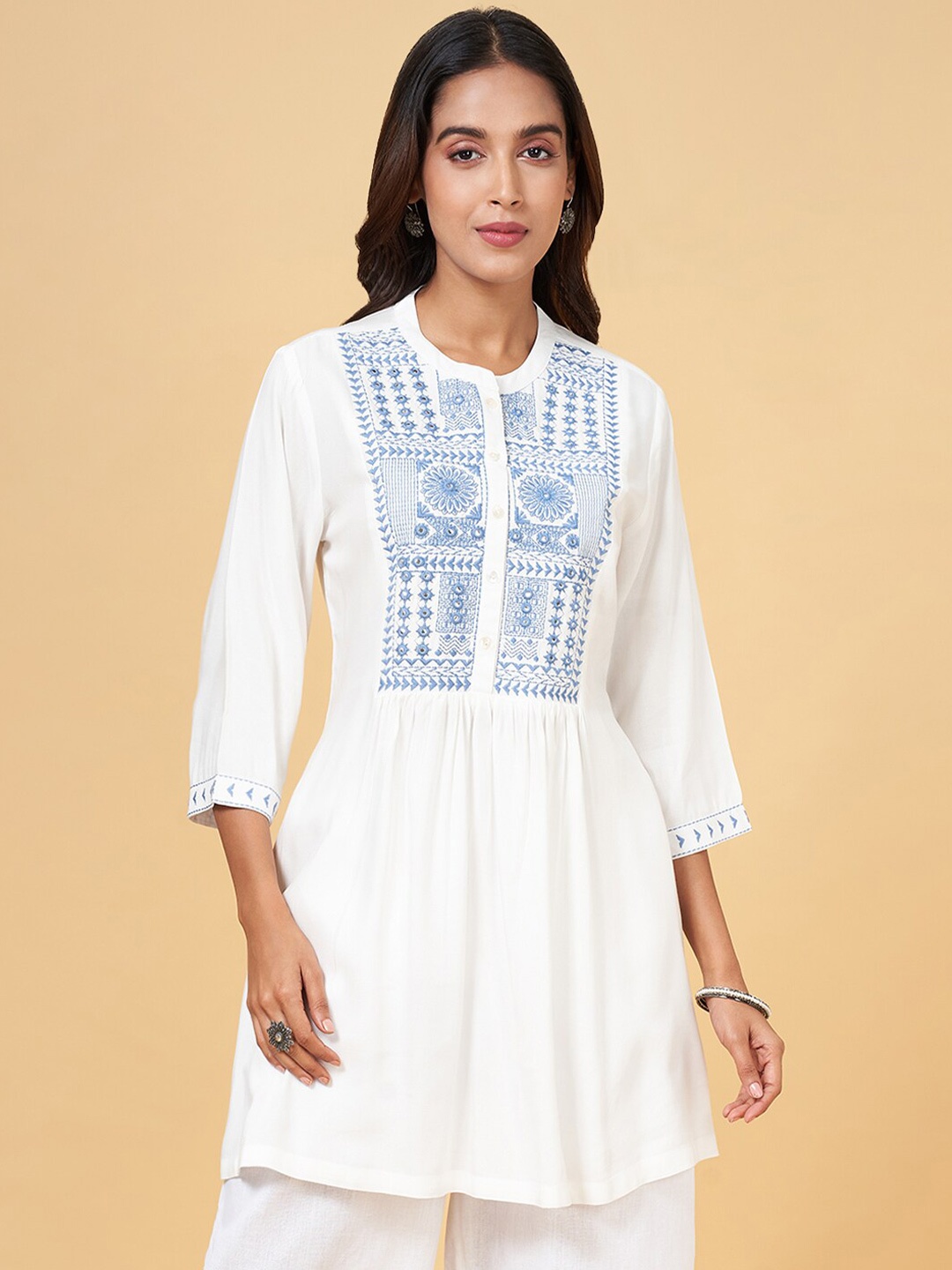 RANGMANCH BY PANTALOONS Floral Yoke Design Thread Work Pleated A-Line Kurti, Off white
RANGMANCH BY PANTALOONS Floral Yoke Design Thread Work Pleated A-Line Kurti, Off white