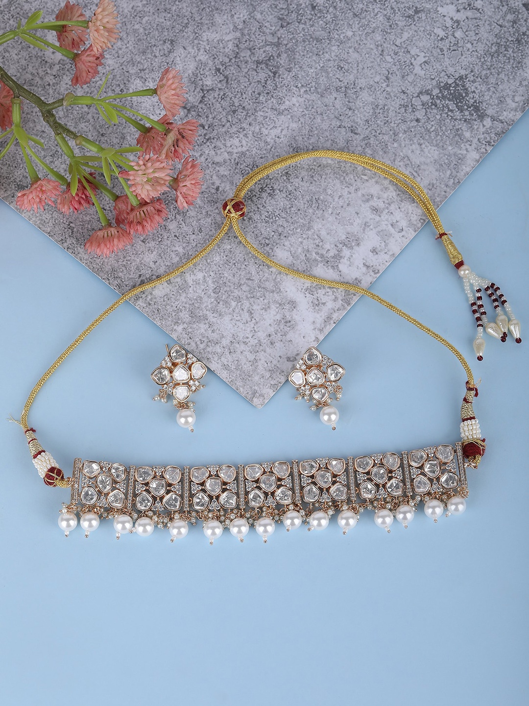AURAA TRENDS Gold-Plated Artificial Stones & Beads Studded Necklace & Earrings Set
AURAA TRENDS Gold-Plated Artificial Stones & Beads Studded Necklace & Earrings Set