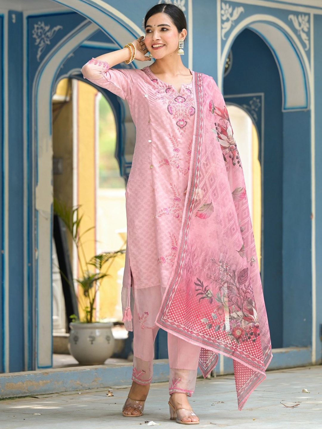 LABEL FLAVIA Ethnic Motifs Embroidered Pure Cotton Kurta With Trouser & Dupatta, Maroon
LABEL FLAVIA Ethnic Motifs Embroidered Pure Cotton Kurta With Trouser & Dupatta, Maroon