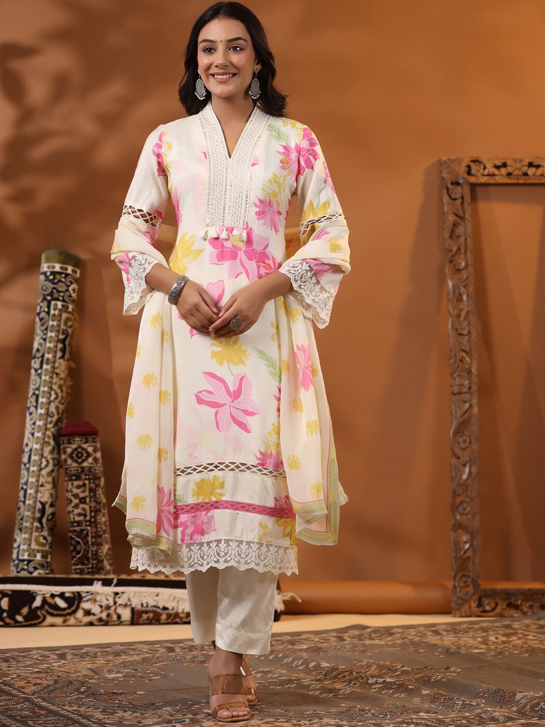 FASHOR Off White Floral Printed V Neck Sequinned Straight Kurta With Trouser & Dupatta
FASHOR Off White Floral Printed V Neck Sequinned Straight Kurta With Trouser & Dupatta