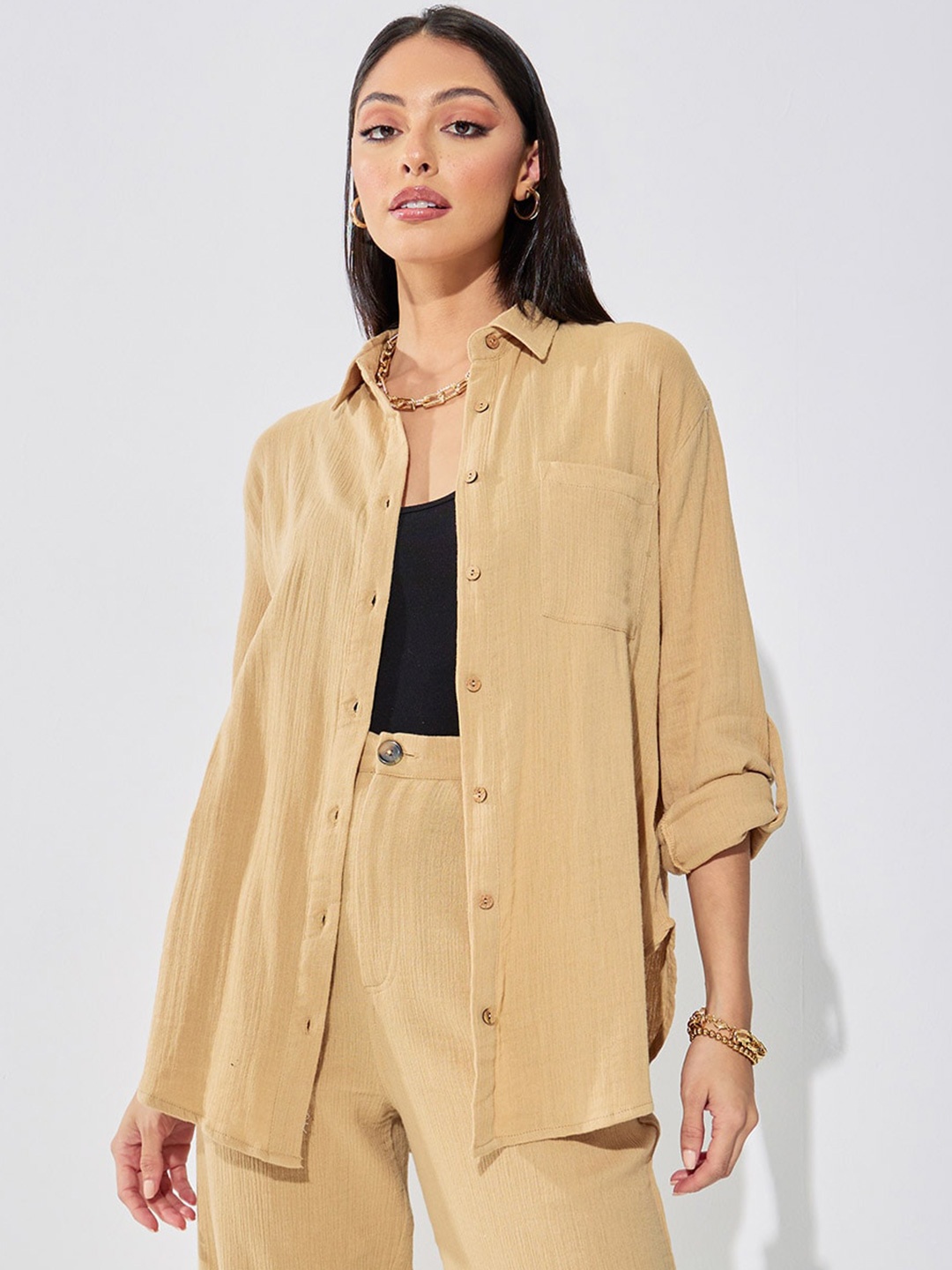 Styli Textured Spread Collar Long Roll Up Sleeves Oversized Casual Shirt, Beige
Styli Textured Spread Collar Long Roll Up Sleeves Oversized Casual Shirt, Beige