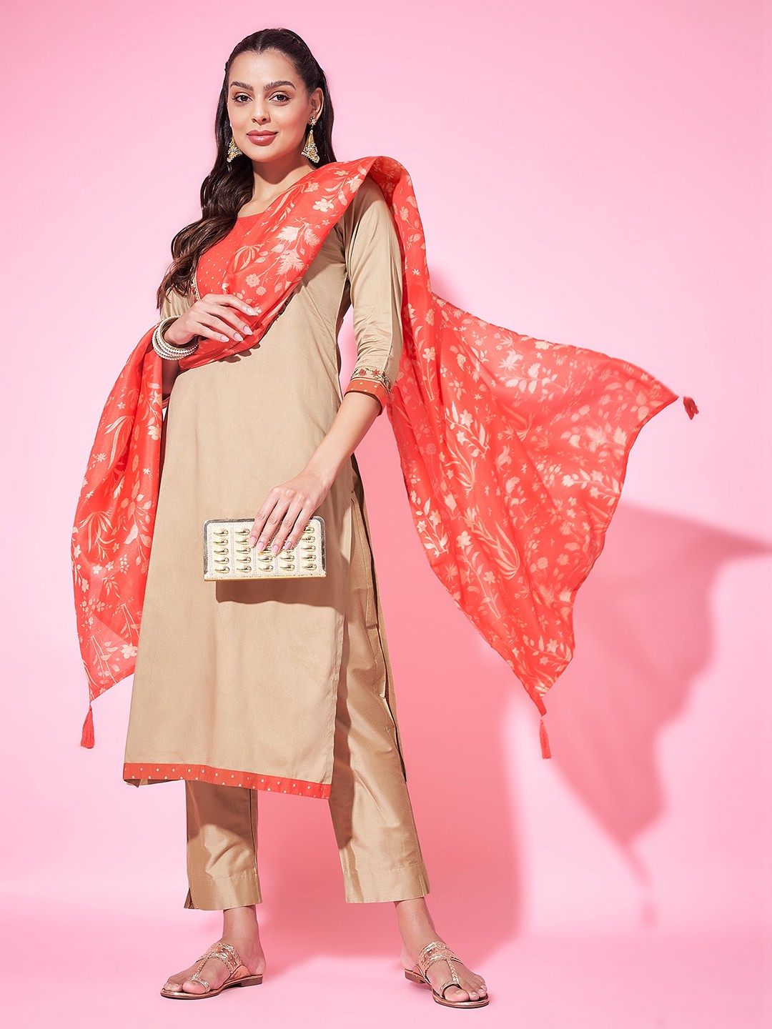 Label Khoj Floral Yoke Design Thread Work Straight Kurta With Trousers & Dupatta, Beige
Label Khoj Floral Yoke Design Thread Work Straight Kurta With Trousers & Dupatta, Beige