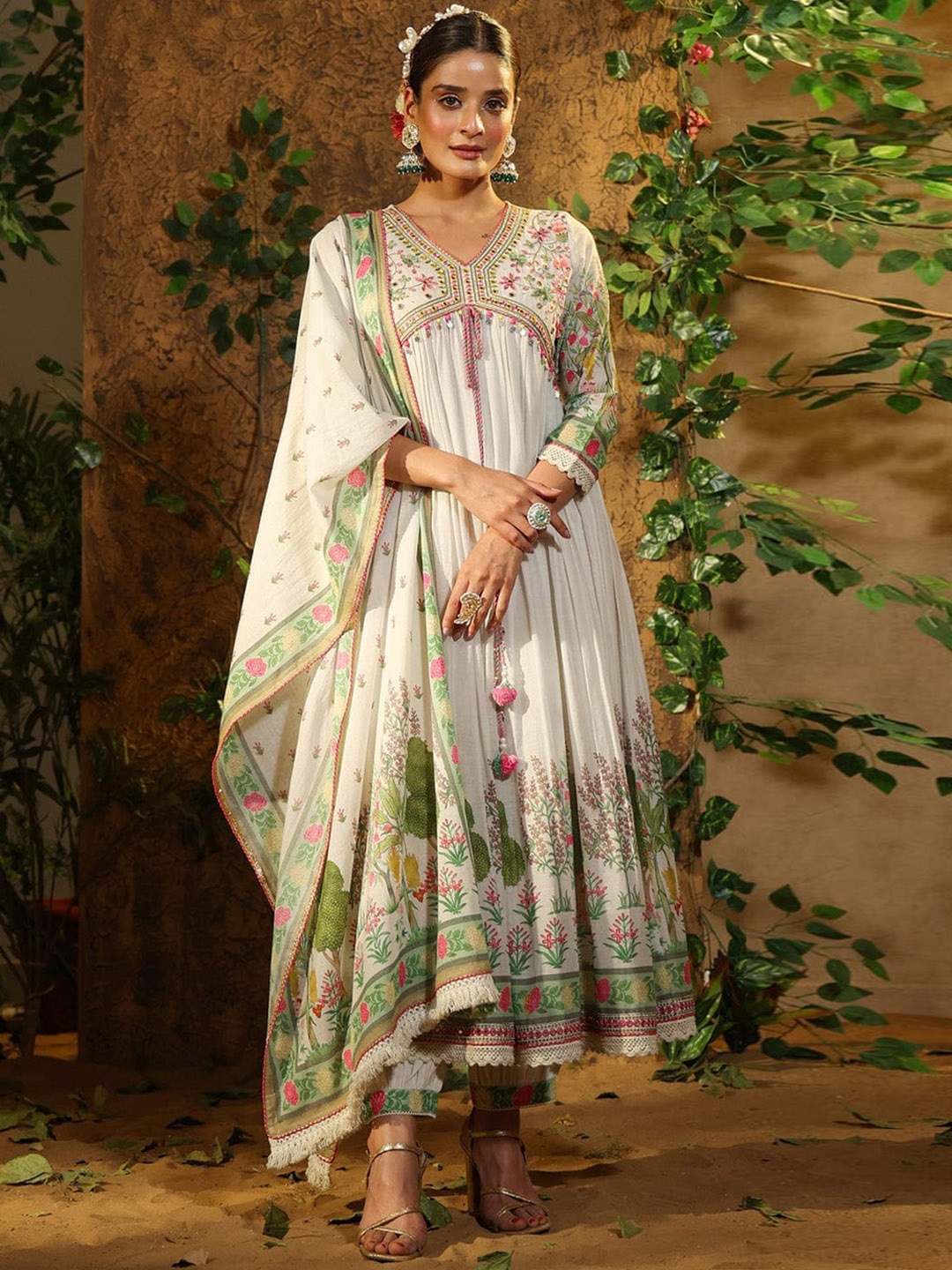 PERFECTBLUE Women Ethnic Motifs Embroidered Empire Mirror Work Kurta with Trousers & With Dupatta, White