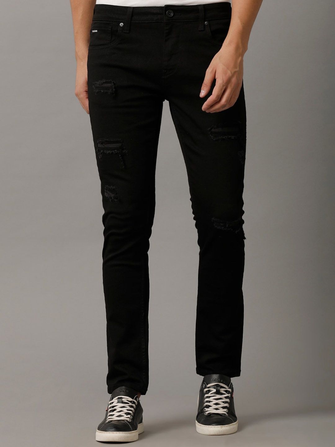 Voi Jeans Men Comfort Skinny Fit Mid-Rise Mildly Distressed Stretchable Jeans, Black
Voi Jeans Men Comfort Skinny Fit Mid-Rise Mildly Distressed Stretchable Jeans, Black