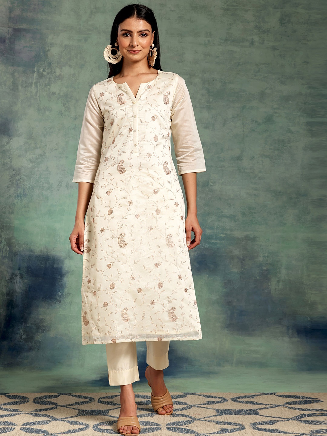 Libas Notch Neck Three Quarter Sleeves Floral Embroidered Chikankari Kurta, Off white
Libas Notch Neck Three Quarter Sleeves Floral Embroidered Chikankari Kurta, Off white