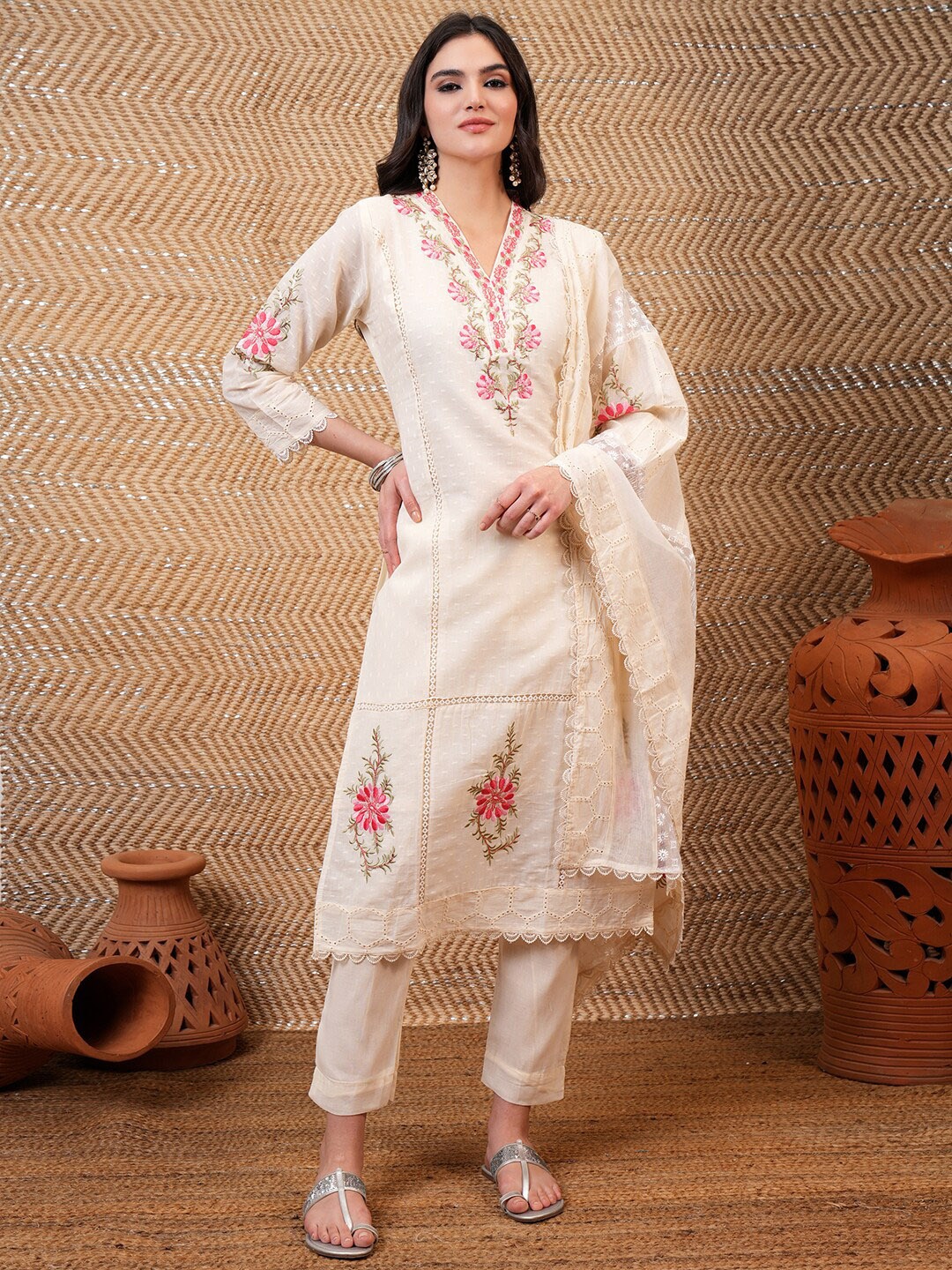 Vishudh White & Pink Floral Embroidered V Neck Pure Cotton Kurta & Trousers With Dupatta
Vishudh White & Pink Floral Embroidered V Neck Pure Cotton Kurta & Trousers With Dupatta