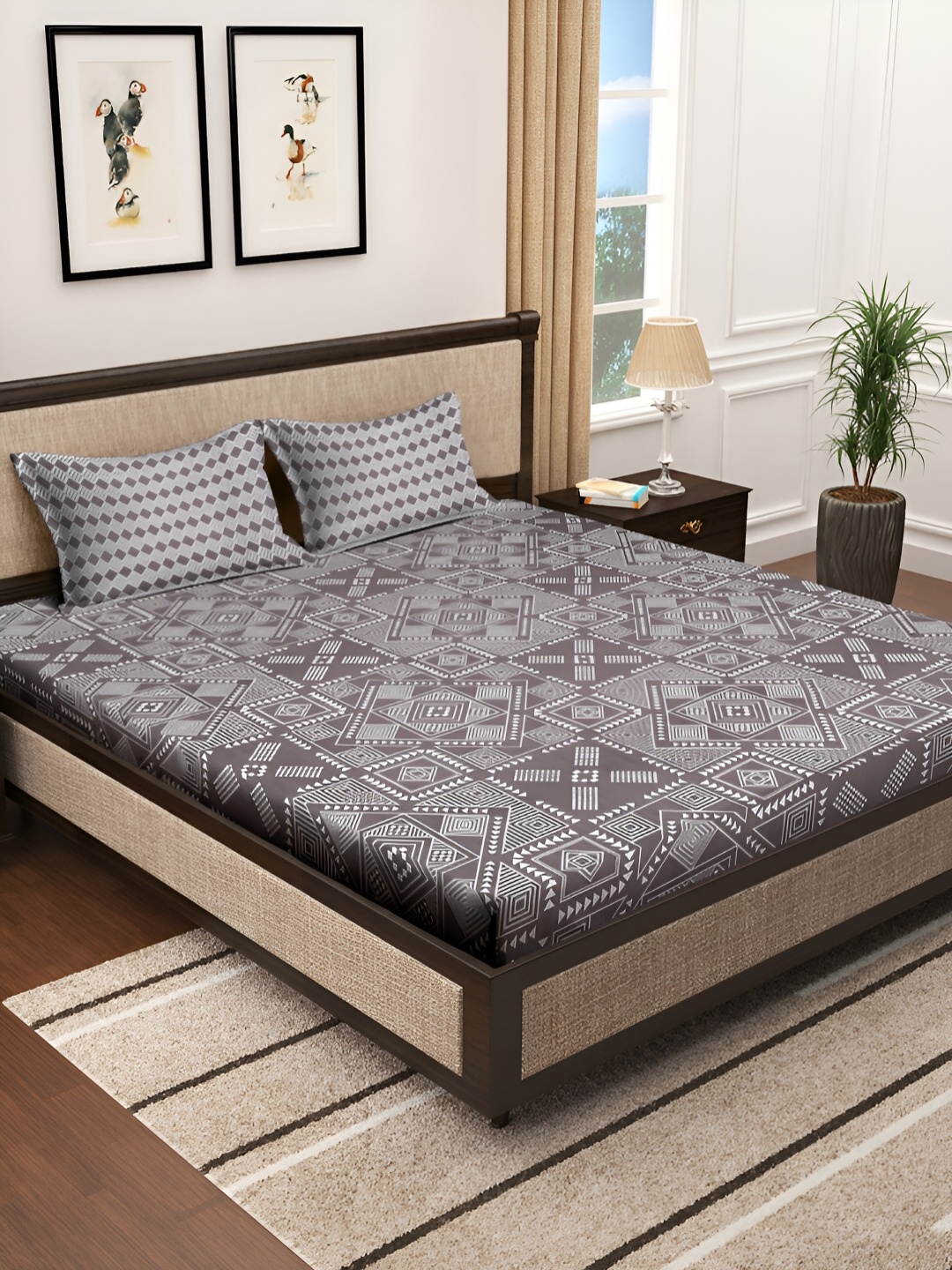 KLOTTHE Grey & White Geometric Printed 300TC Super King Bedsheet With 2 Pillow Covers
KLOTTHE Grey & White Geometric Printed 300TC Super King Bedsheet With 2 Pillow Covers