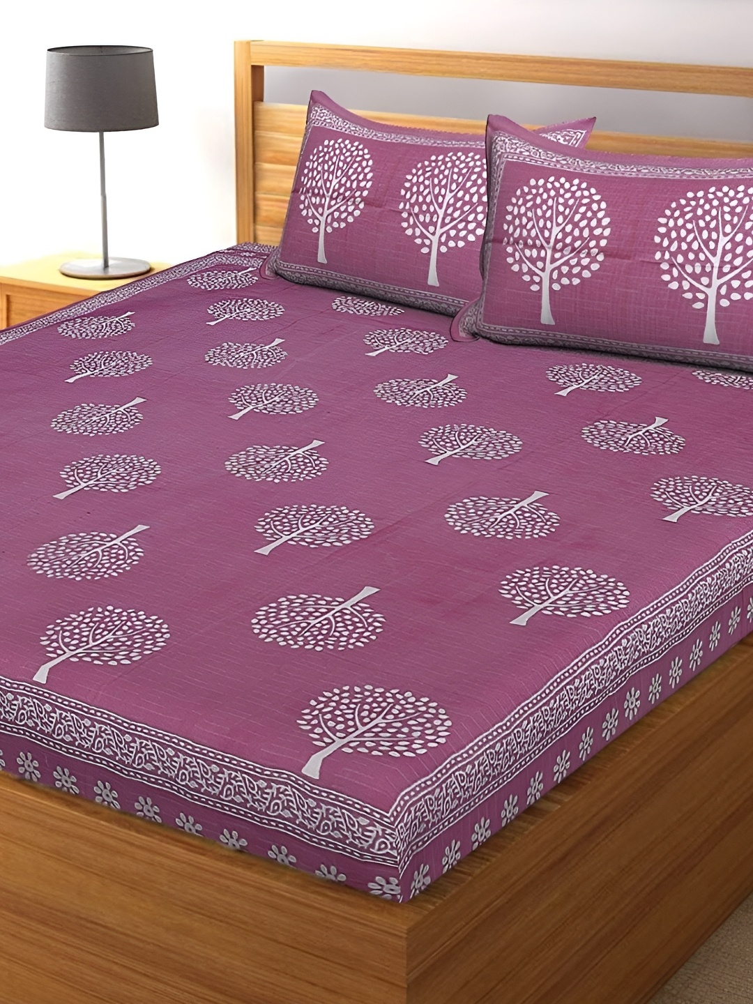 Sohibe Mauve & White Ethnic Motifs Cotton 120 TC King Bedsheet with 1 Pillow Covers
Sohibe Mauve & White Ethnic Motifs Cotton 120 TC King Bedsheet with 1 Pillow Covers