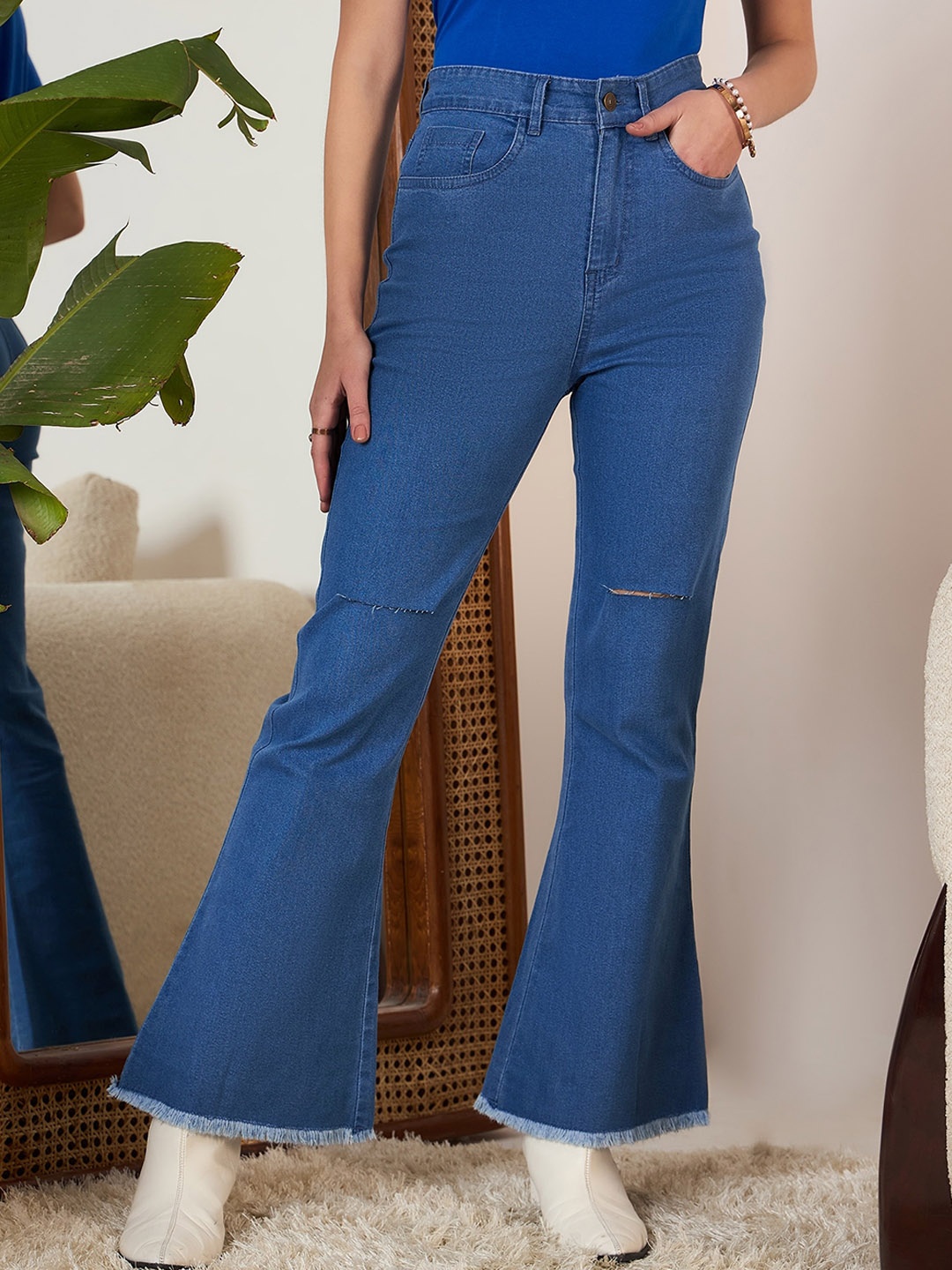 Berrylush Blue Women Bootcut High-Rise Mildly Distressed Stretchable Light Fade Jeans
Berrylush Blue Women Bootcut High-Rise Mildly Distressed Stretchable Light Fade Jeans