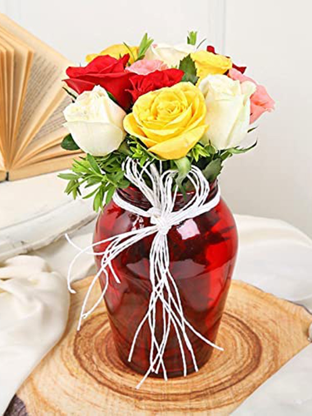 Floweraura White & Yellow 12 Pieces Mixed Fresh Live Roses Flowers Bouquet with Glass Vase
Floweraura White & Yellow 12 Pieces Mixed Fresh Live Roses Flowers Bouquet with Glass Vase
