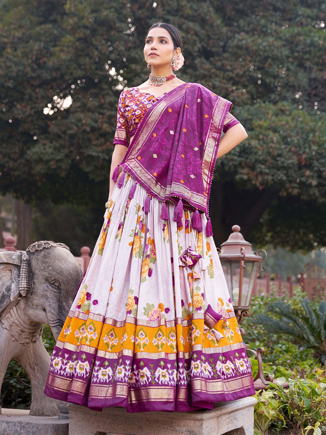 LOOKNBOOK ART Printed Semi-Stitched Lehenga & Unstitched Blouse With Dupatta, Burgundy
LOOKNBOOK ART Printed Semi-Stitched Lehenga & Unstitched Blouse With Dupatta, Burgundy