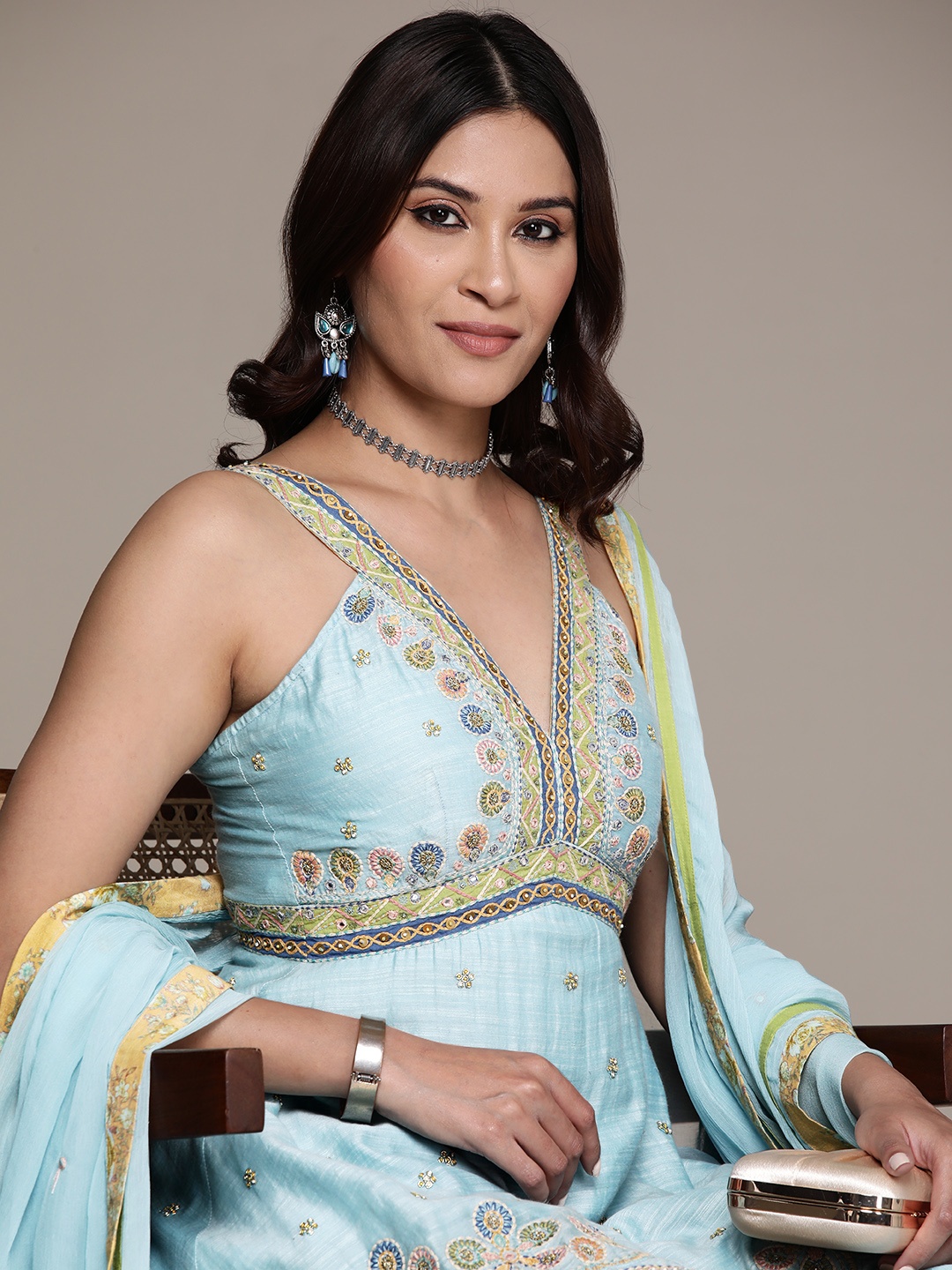 Ritu Kumar Ethnic Motifs Embroidered Thread Work Kurta & Palazzos With Dupatta, Blue
Ritu Kumar Ethnic Motifs Embroidered Thread Work Kurta & Palazzos With Dupatta, Blue
