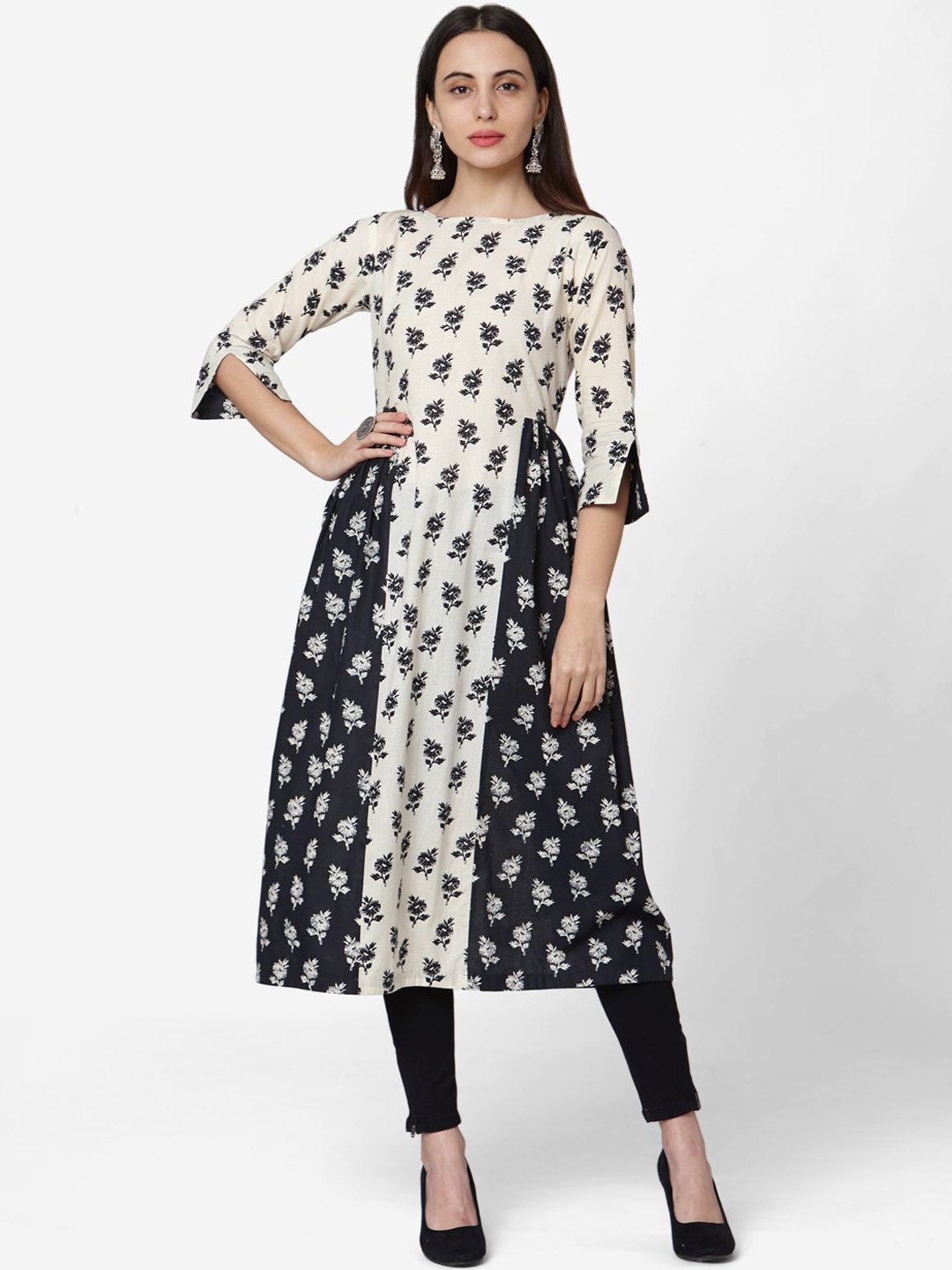 HRITIKA Geometric Printed Boat Neck Three-Quarter Sleeves Cotton Anarkali Kurta, Off white
HRITIKA Geometric Printed Boat Neck Three-Quarter Sleeves Cotton Anarkali Kurta, Off white