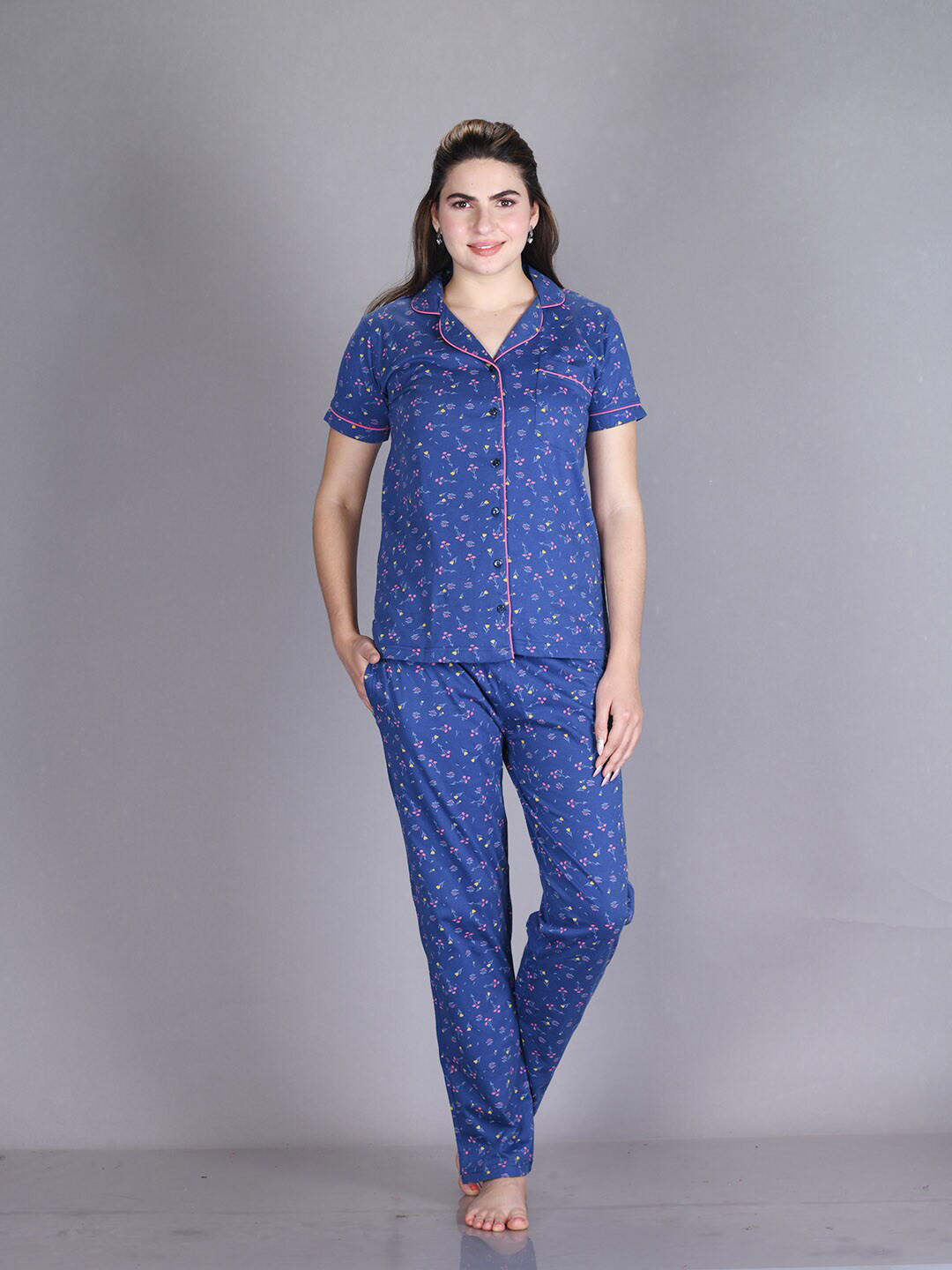 LYRA Women Printed Night suit, Navy blue
LYRA Women Printed Night suit, Navy blue
